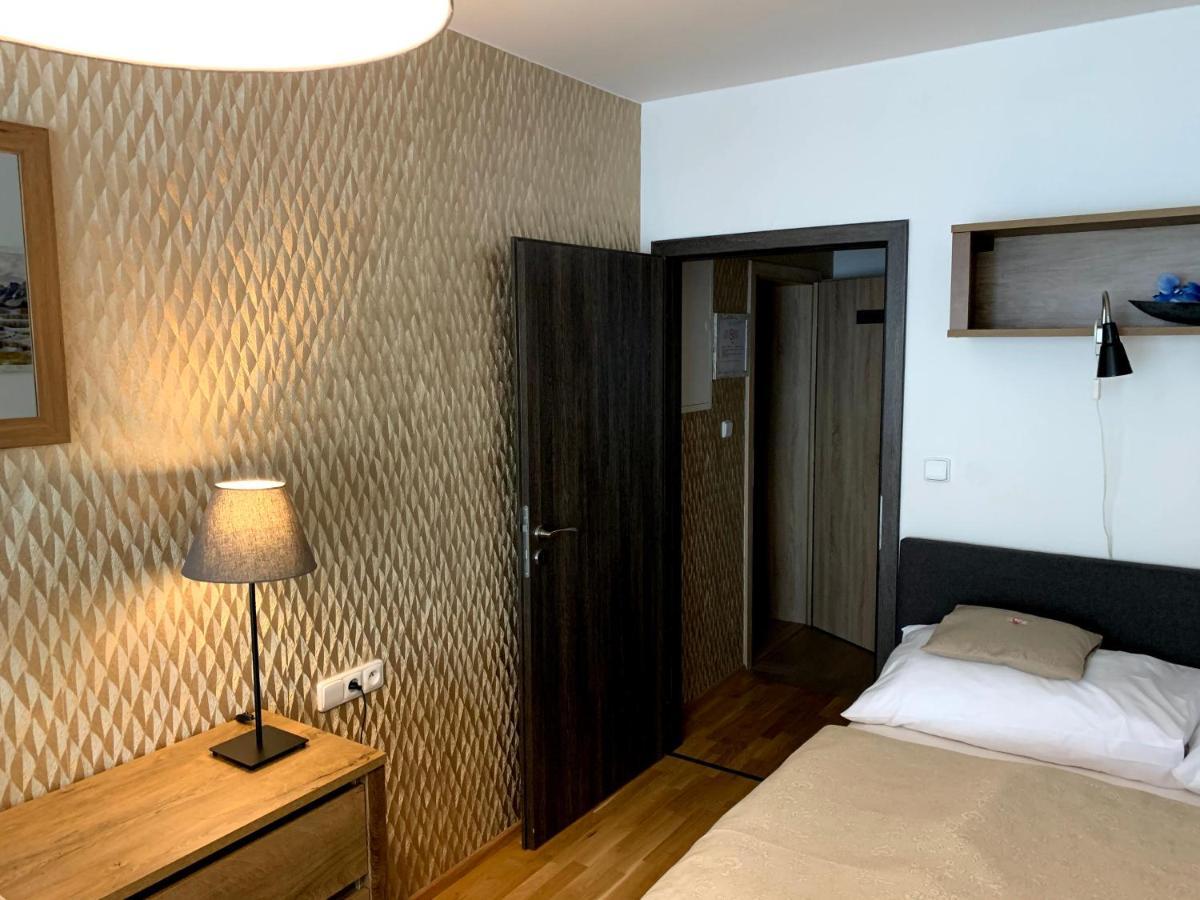 Apartment Rezidence - Javor & Wellness เชเลซนารูดา ภายนอก รูปภาพ