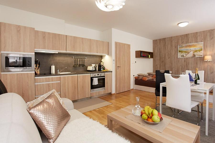 Apartment Rezidence - Javor & Wellness เชเลซนารูดา ภายนอก รูปภาพ